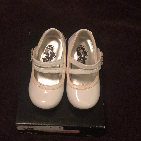 baby girl white shoes size 5